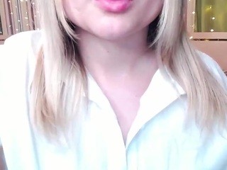 Sweet-blondie nude on cam – live sex chat