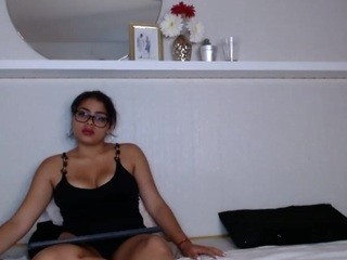 Kelly-Vanegas nude on cam – live sex chat