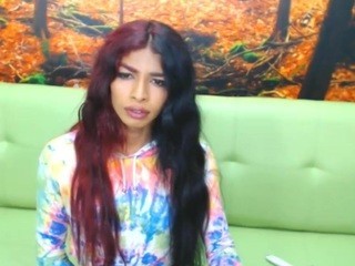 Kiara-Bigcock nude on cam – live sex chat