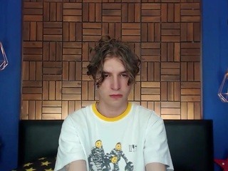LiamPresley nude on cam – live sex chat