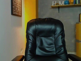 Petit Alex nude on cam – live sex chat