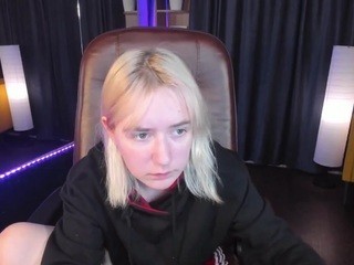 RileyHarmon nude on cam – live sex chat
