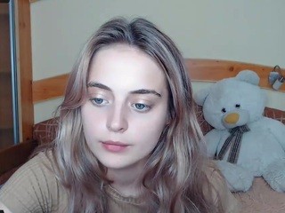 CarolineWest nude on cam – live sex chat