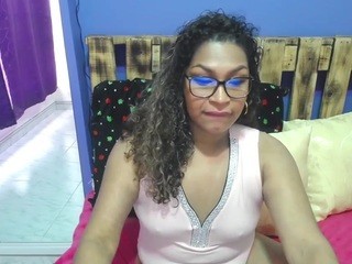 Catalina-dior nude on cam – live sex chat