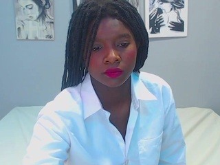 Maira Thompson nude on cam – live sex chat