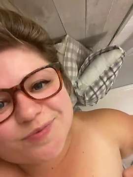 0ceanpearl naked stripping on cam for live sex video chat