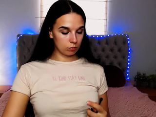 Alice-Wilcher nude on cam – live sex chat