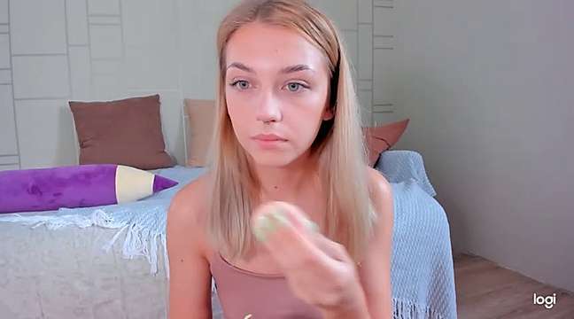Angel_Silver naked stripping on cam for live sex video chat