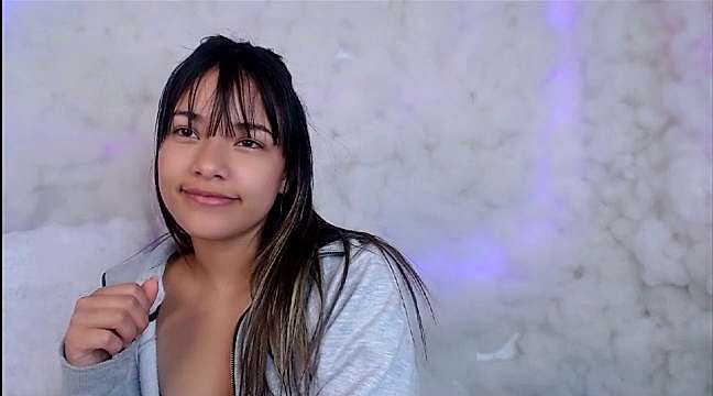 ari_ruh naked stripping on cam for live sex video chat