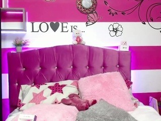 Ashley-Lionheart nude on cam – live sex chat