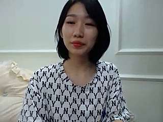 Asiagirll naked stripping on cam for live sex video chat