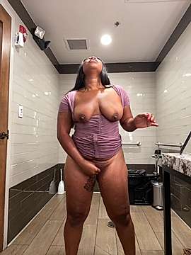 BelleArianah naked stripping on cam for live sex video chat