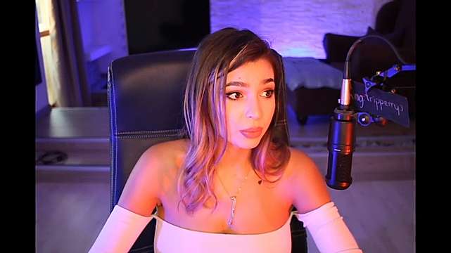 BelleTaylor naked stripping on cam for live sex video chat