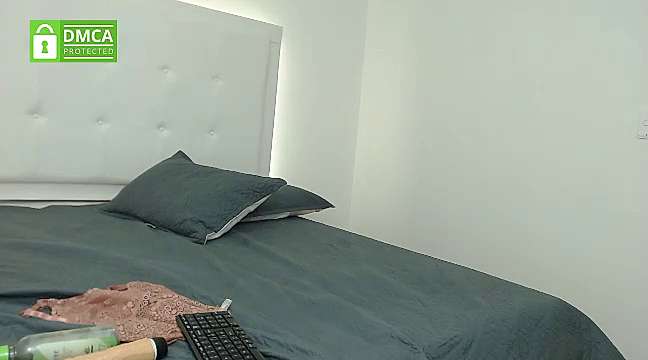 Bunny_brown__ naked stripping on cam for live sex video chat