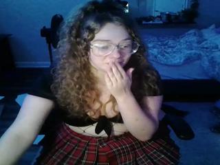 CandyHilton nude on cam – live sex chat