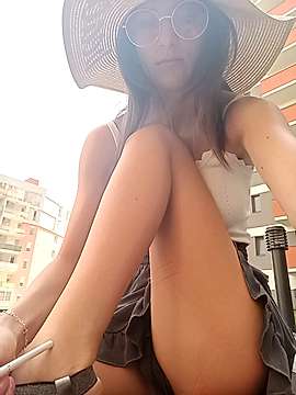CoolKitten naked stripping on cam for live sex video chat