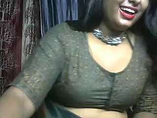 DearKimmi naked stripping on cam for live sex video chat