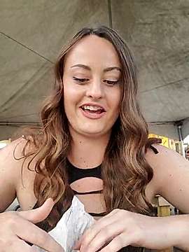 delilah_delight_xo naked stripping on cam for live sex video chat