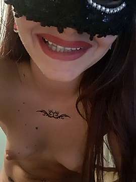 dolce-anabel naked stripping on cam for live sex video chat