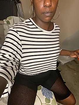 EbonyDutchess_Marie naked stripping on cam for live sex video chat