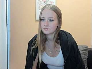 Elsa___Jean naked stripping on cam for live sex video chat