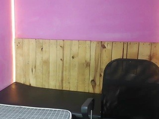 Emily-Kors nude on cam – live sex chat