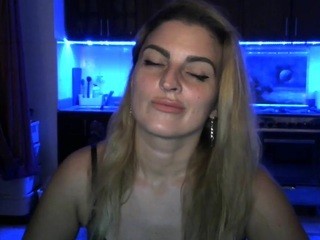 Emmiesweetscandy nude on cam – live sex chat