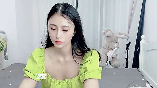 Enchantee2021 naked stripping on cam for live sex video chat