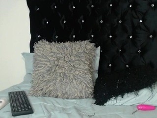 ?, LARRY? nude on cam – live sex chat