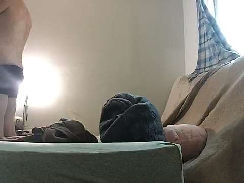 Fukwitmeunoigotit naked stripping on cam for live sex video chat