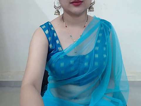goldiwet naked stripping on cam for live sex video chat