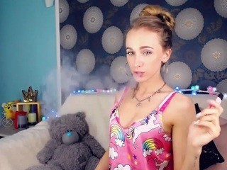 GrandeNiks nude on cam – live sex chat