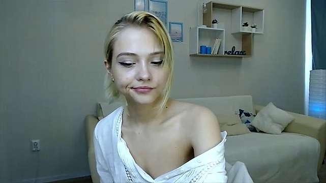 GrettaGruw naked stripping on cam for live sex video chat