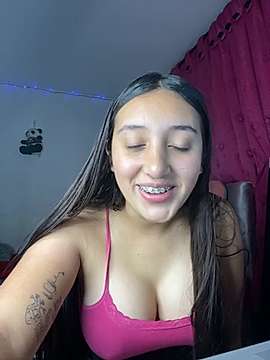 hanna_sweet_00 naked stripping on cam for live sex video chat