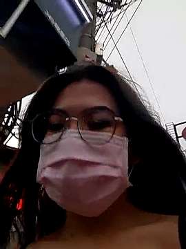 hannah-neyugn naked stripping on cam for live sex video chat