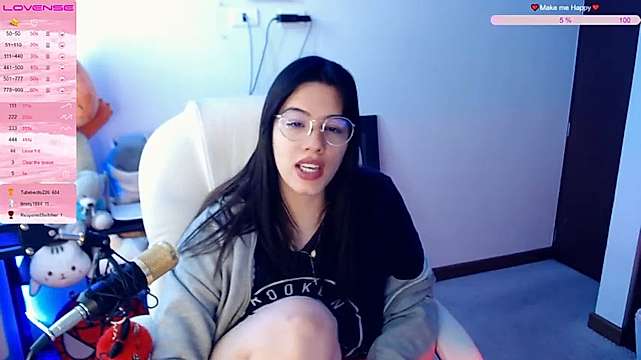 Hathorwarri0r naked stripping on cam for live sex video chat
