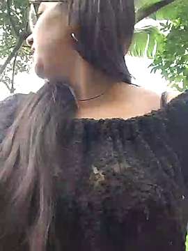 Heidi_ naked stripping on cam for live sex video chat