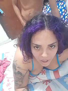 hillary_max_69 naked stripping on cam for live sex video chat