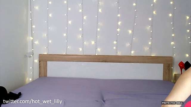 hot_wet_lilly naked stripping on cam for live sex video chat