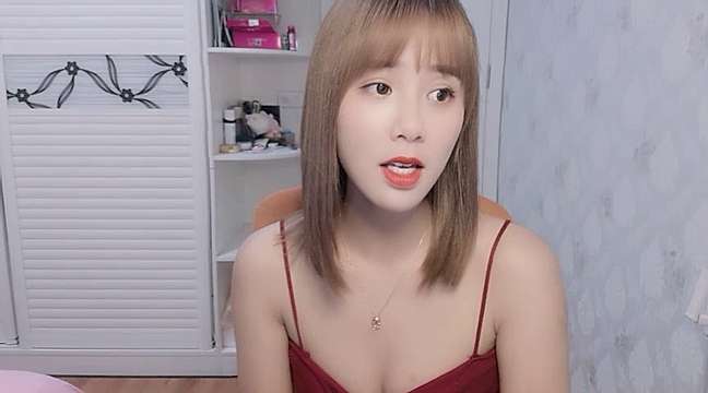Iris-Ivy naked stripping on cam for live sex video chat