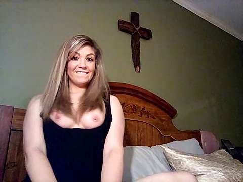 jizzyunit naked stripping on cam for live sex video chat