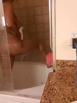 juicyjuicee69 naked stripping on cam for live sex video chat