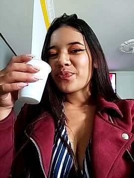 Juli_Paris naked stripping on cam for live sex video chat