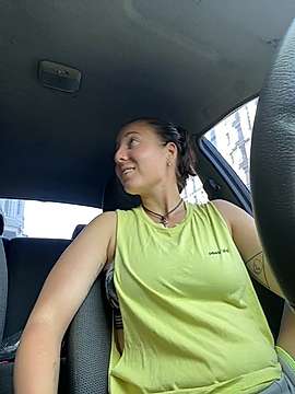 kinkvibes naked stripping on cam for live sex video chat