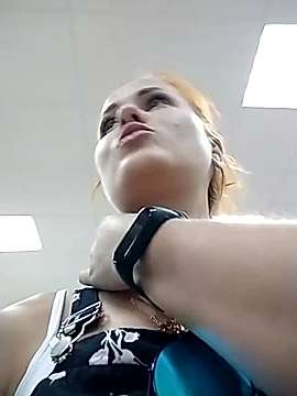 _Kira_fox_ naked stripping on cam for live sex video chat
