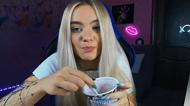KittyImpressive naked stripping on cam for live sex video chat