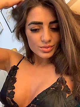 LadyFit naked stripping on cam for live sex video chat
