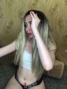 Lil_Molly_2 naked stripping on cam for live sex video chat