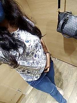 lisa_fun naked stripping on cam for live sex video chat