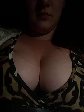 lounabbw44 naked stripping on cam for live sex video chat